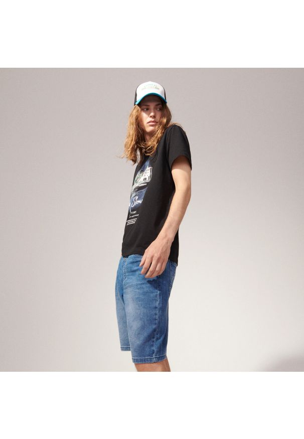 Reserved - Denimowe szorty jogger slim - Niebieski. Kolor: niebieski