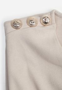 Born2be - Beżowy Kombinezon z Kopertowym Dekoltem i Wiązaniem w Talii Vannessa. Kolekcja: dla wysokich. Kolor: beżowy. Materiał: materiał, prążkowany. Długość: długie #5