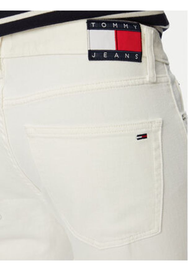 Tommy Jeans Jeansy Austin DM0DM23353 Biały Slim Fit. Kolor: biały