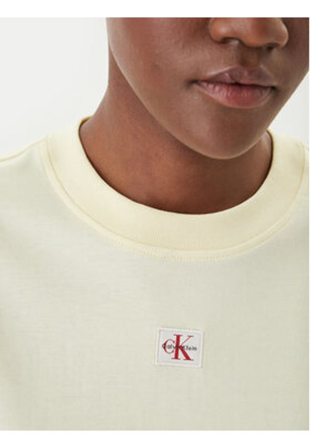 Calvin Klein Jeans Sukienka codzienna LV047F228G Żółty jasny Oversize. Okazja: na co dzień. Kolor: żółty. Materiał: bawełna. Typ sukienki: proste, oversize. Styl: casual