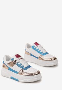 Renee - Biało-Niebieskie Brokatowe Sneakersy na Platformie z Ozdobnymi Wstawkami Faretta. Kolor: biały. Wzór: aplikacja. Obcas: na platformie #4