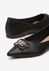 Born2be - Czarne Balerinki z Noskiem w Szpic i Elegancką Aplikacją Naliema. Okazja: na co dzień. Nosek buta: szpiczasty. Kolor: czarny. Wzór: aplikacja. Obcas: na płaskiej podeszwie. Styl: elegancki