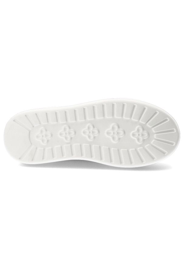 Sneakersy damskie Filippo, cholewka ze skóry naturalnej zamszowej perforowane wstawki po bokach wiązany fason, zielone, DP7520/26. Okazja: na co dzień. Zapięcie: sznurówki. Kolor: zielony. Materiał: zamsz, skóra. Szerokość cholewki: normalna. Obcas: na platformie. Styl: casual