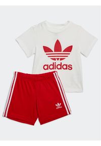 Adidas - adidas Komplet t-shirt i szorty sportowe Trefoil Shorts Tee Set IB8639 Czerwony Regular Fit. Kolor: czerwony. Materiał: bawełna