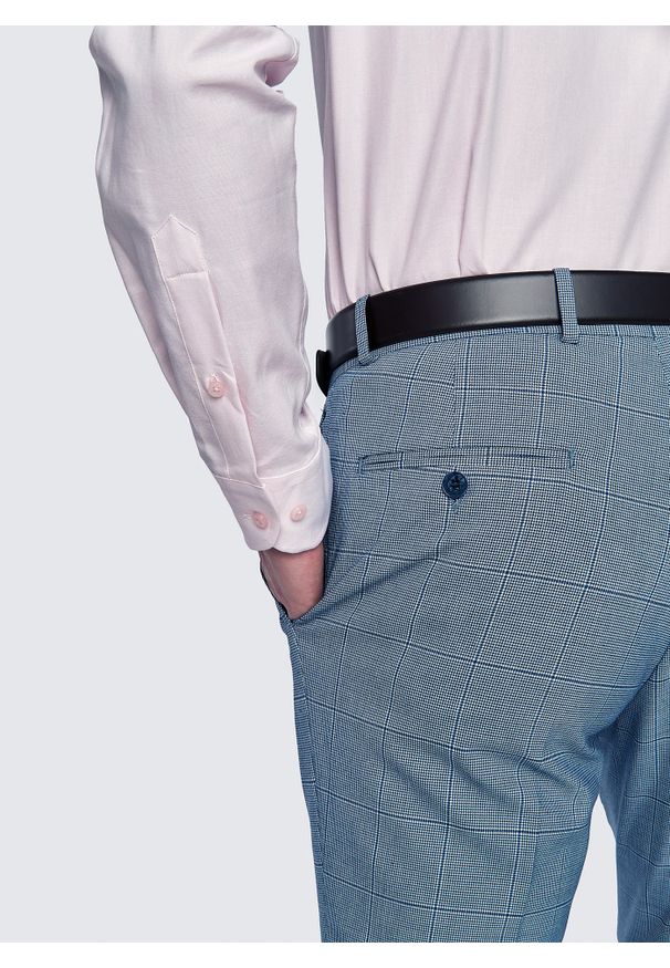 Pako Lorente - PAKO LORENTE – Niebieskie męskie spodnie garniturowe w kratkę. Kolor: niebieski. Materiał: wiskoza, poliester, elastan. Wzór: kratka