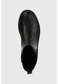 Guess sztyblety BABALA damskie kolor czarny na platformie FL7BAB ELE10. Nosek buta: okrągły. Kolor: czarny. Materiał: guma. Obcas: na platformie #5