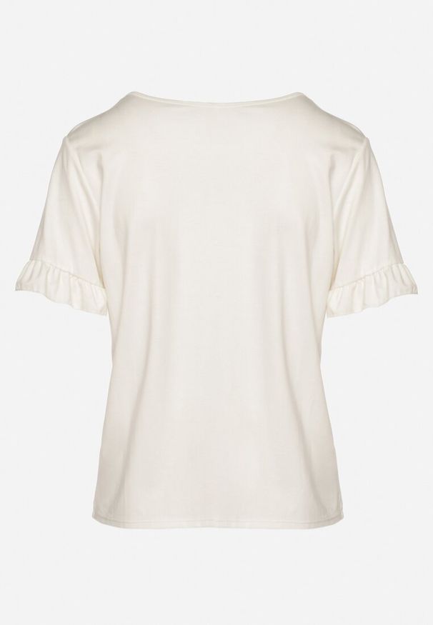 Born2be - Biała Bluzka z Dekoltem w Serek z Wiskozą Zdobiona Falbankami przy Rękawach Aliriva. Okazja: na co dzień. Typ kołnierza: dekolt w serek, kołnierz z falbankami. Kolor: biały. Materiał: wiskoza. Wzór: aplikacja. Styl: klasyczny, casual, elegancki