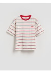 Reserved - Bawełniany t-shirt w paski - czerwony. Kolor: czerwony. Materiał: bawełna. Wzór: paski #1