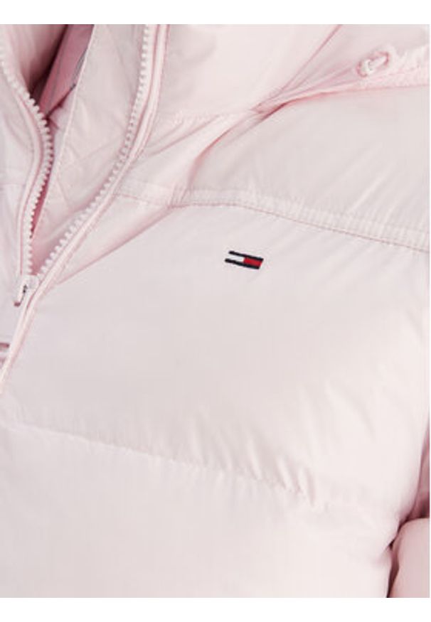 Tommy Jeans Kurtka przejściowa DW0DW22039 Różowy Regular Fit. Kolor: różowy. Materiał: syntetyk