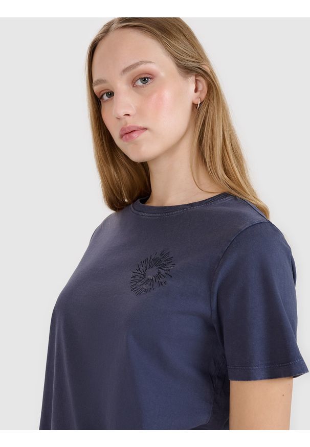 4f - 4F T-shirt regular z nadrukiem damski - szary S. Okazja: na co dzień. Kolor: szary. Materiał: dzianina, bawełna, jersey. Długość rękawa: krótki rękaw. Długość: krótkie. Wzór: nadruk. Styl: klasyczny, sportowy, casual