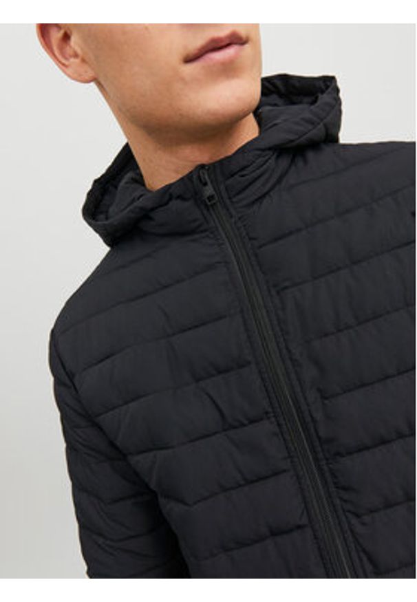 Jack & Jones - Jack&Jones Kurtka przejściowa Recycle 12235898 Czarny Regular Fit. Kolor: czarny. Materiał: syntetyk