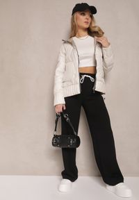 Renee - Biała Pikowana Kurtka Dwustronna z Kapturem Eravinea. Okazja: na co dzień. Typ kołnierza: kaptur. Kolor: biały. Materiał: jeans. Styl: elegancki, casual #5