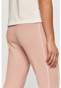 Fila - Spodnie. Kolor: różowy. Materiał: materiał #5