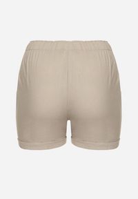 Born2be - Beżowe Casualowe Szorty z Lnem z Gumką w Talii Filowena. Okazja: na co dzień. Kolekcja: plus size. Kolor: beżowy. Materiał: len. Styl: casual #7