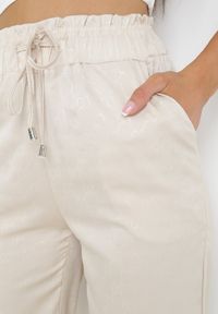 Born2be - Jasnobeżowe Szerokie Spodnie z Gumką w Pasie Moti. Stan: podwyższony. Kolor: beżowy #3