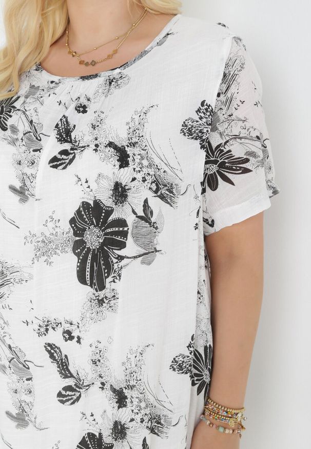 Born2be - Biało-Czarna Bawełniana Sukienka Midi Pudełkowa w Kwiaty Mephelia. Kolekcja: plus size. Kolor: biały. Materiał: bawełna. Wzór: kwiaty. Typ sukienki: dla puszystych. Długość: midi