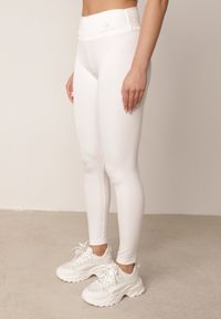 Born2be - Białe Legginsy w Stylu Basic z Wyszczuplającym Pasem Samertes. Okazja: do pracy, na co dzień, na spacer. Stan: podwyższony. Kolor: biały. Długość: krótkie. Styl: casual #7
