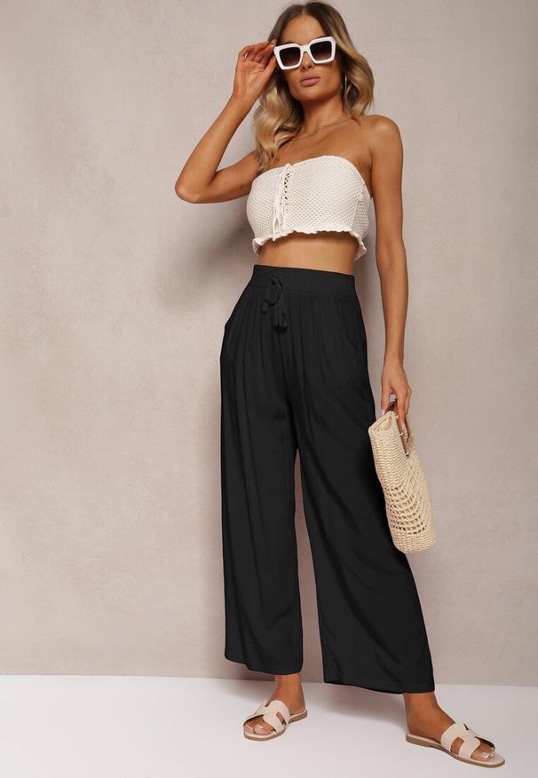 Renee - Czarne Spodnie z Bawełny o Kroju Alladynek High Waist Wykończone Gumką w Talii Rissalis. Okazja: na randkę, na spotkanie biznesowe, na co dzień. Stan: podwyższony. Kolor: czarny. Materiał: bawełna. Sezon: lato. Styl: casual, elegancki, wizytowy, biznesowy
