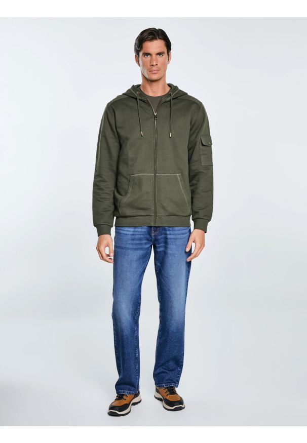Big-Star - Bluza męska rozpinana z kapturem khaki Jagmur 303. Okazja: na co dzień. Typ kołnierza: kaptur. Kolor: zielony. Materiał: dzianina. Wzór: ze splotem. Styl: casual, sportowy, klasyczny, elegancki