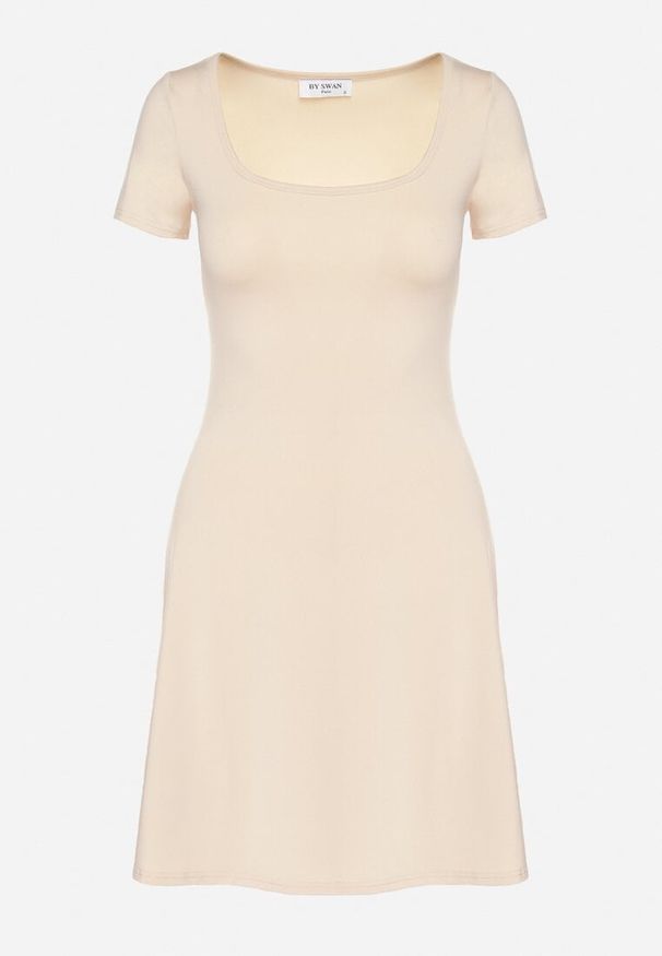 Born2be - Jasnobeżowa Rozkloszowana Sukienka z Wiskozą i Kwadratowym Dekoltem Milirella. Okazja: na co dzień. Typ kołnierza: dekolt kwadratowy. Kolor: beżowy. Materiał: wiskoza. Styl: klasyczny, casual, elegancki