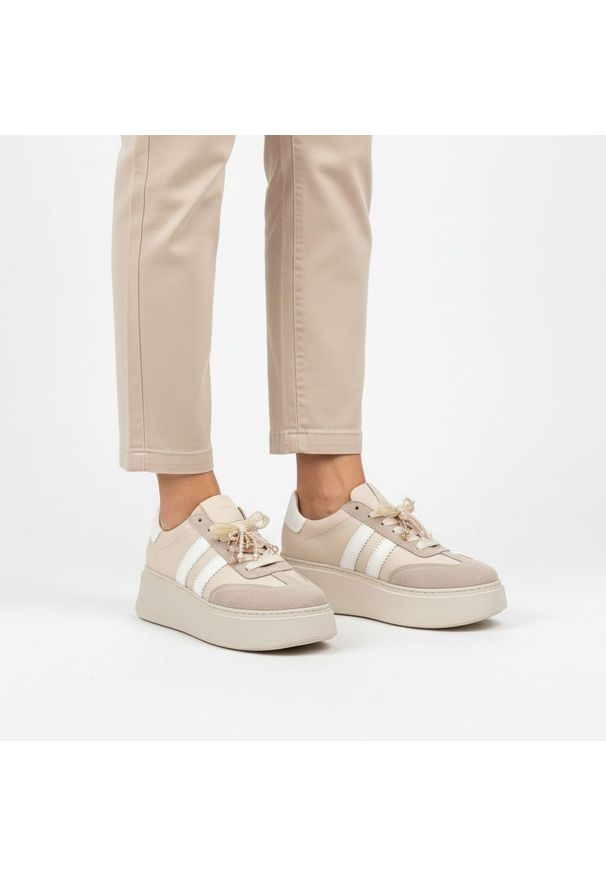 CheBello - Sneakersy damskie Chebello, sportowy fason platformowa podeszwa sznurowanie stabilna konstrukcja miękka wyściółka, beżowe, 4805_-157-431-PSK-S251. Okazja: na co dzień. Zapięcie: sznurówki. Kolor: beżowy. Materiał: jeans, skóra, tiul. Szerokość cholewki: normalna. Wzór: aplikacja. Obcas: na platformie. Styl: sportowy