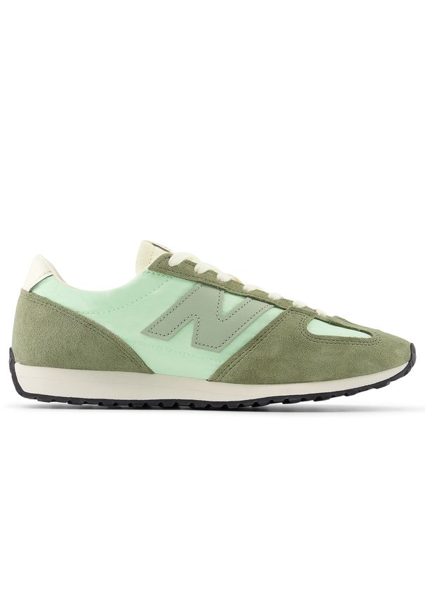 Buty unisex New Balance U471AP – zielone. Kolor: zielony. Materiał: zamsz. Szerokość cholewki: normalna. Wzór: jodełka. Sezon: lato