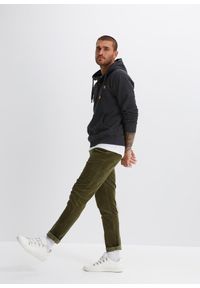 bonprix - Bluza z kapturem z detalami z imitacji skóry z miękko szorstkowaną stroną wewnętrzną. Typ kołnierza: kaptur. Kolor: czarny. Materiał: skóra. Styl: sportowy #3