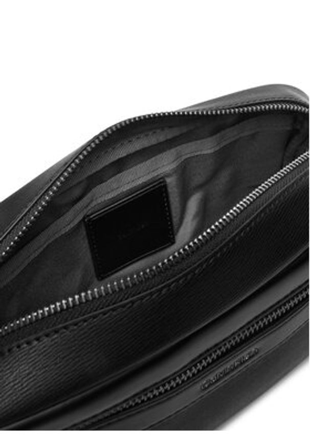 Calvin Klein Saszetka Zip Camera Bag LV04D3262G Czarny. Kolor: czarny. Materiał: skóra