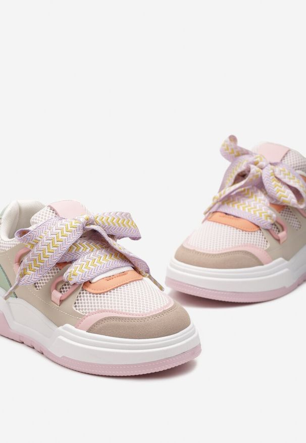Renee - Różowo-Beżowe Sneakersy na Grubej Podeszwie z Ozdobnymi Sznurówkami Zeldema. Okazja: na co dzień. Zapięcie: sznurówki. Kolor: różowy. Materiał: jeans