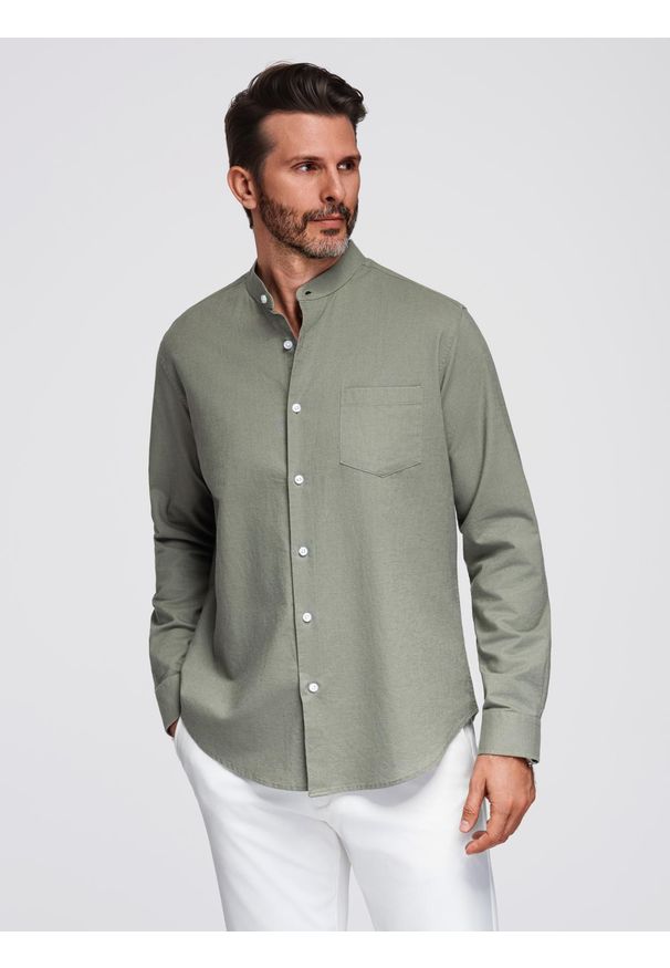 Ombre Clothing - Męska koszula lniana ze stójką i kieszenią REGULAR FIT – khaki V6 OM-SHCS-0161 - XXL. Okazja: na co dzień. Typ kołnierza: kołnierzyk stójkowy. Kolor: brązowy. Materiał: len. Długość rękawa: długi rękaw. Długość: długie. Sezon: lato, wiosna. Styl: casual