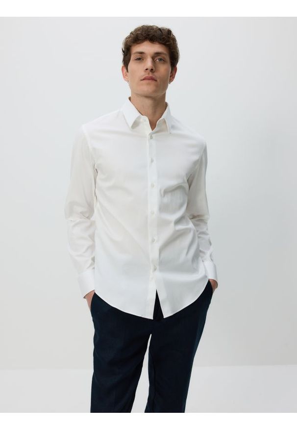 Reserved - Bawełniana koszula slim fit - biały. Kolor: biały. Materiał: bawełna