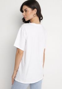 Born2be - Biały T-shirt z Bawełny w Klasycznym Stylu Tulseli. Okazja: na co dzień. Kolor: biały. Materiał: bawełna. Styl: klasyczny #5