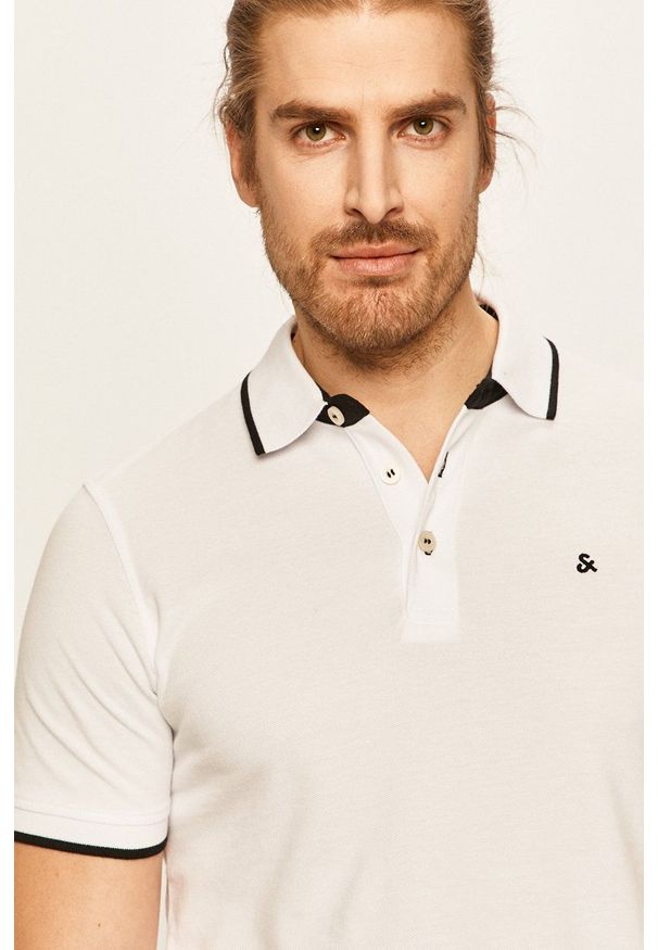 Jack & Jones - Polo. Okazja: na co dzień. Typ kołnierza: polo. Kolor: biały. Materiał: dzianina. Długość: krótkie. Styl: casual
