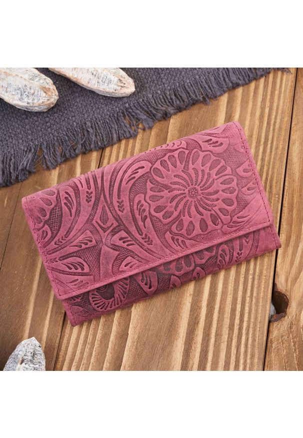 PAOLO PERUZZI - Portfel skórzany vintage Paolo Peruzzi T-108-HCH różowy. Kolor: różowy. Materiał: skóra