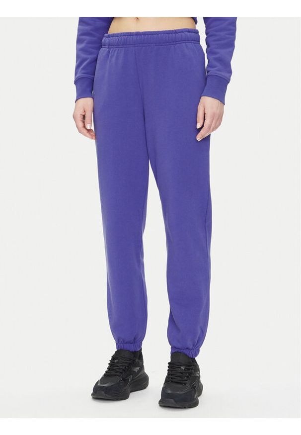 Save The Duck Spodnie dresowe DF1192W CLEE20 Fioletowy Regular Fit. Kolor: fioletowy. Materiał: bawełna