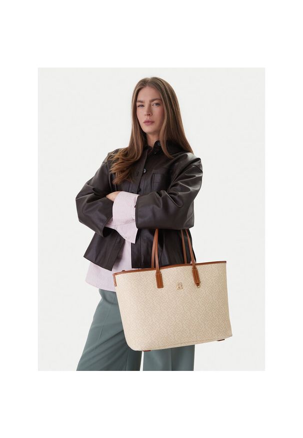 TOMMY HILFIGER - Torebka Tommy Hilfiger. Kolor: beżowy