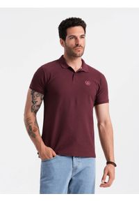 Ombre Clothing - Męska jednokolorowa koszulka polo BASIC z dzianiny pique - bordowa V10. Okazja: na co dzień. Typ kołnierza: polo. Kolor: czerwony. Materiał: dzianina. Wzór: haft, aplikacja, jednolity. Styl: sportowy, wizytowy, casual