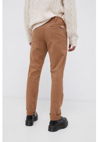 Wrangler Spodnie męskie kolor brązowy w fasonie chinos. Kolor: brązowy. Materiał: tkanina #3
