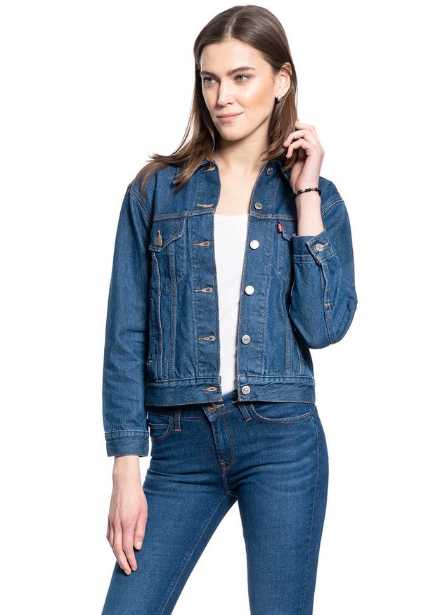 Levi's® - DAMSKA KURTKA JEANSOWA LEVI’S Ex- Boyfriend Trucker 299440011. Okazja: na spacer. Materiał: jeans. Wzór: aplikacja. Sezon: lato. Styl: retro, elegancki