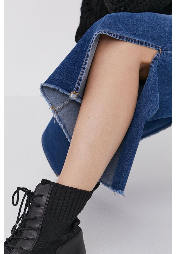 Answear Lab - Jeansy. Stan: podwyższony. Kolor: niebieski. Styl: wakacyjny