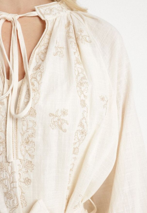 Born2be - Beżowa Bawełniana Sukienka Boho z Haftem i Wiązanym Paskiem Gonisea. Okazja: na co dzień. Typ kołnierza: dekolt w serek. Kolor: beżowy. Materiał: bawełna. Długość rękawa: na ramiączkach. Wzór: haft. Sezon: lato, wiosna. Styl: boho