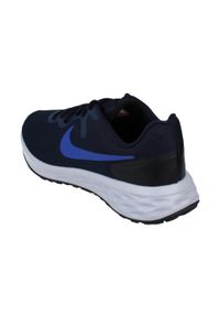 Buty do biegania męskie Nike Revolution 6. Zapięcie: rzepy. Kolor: niebieski. Materiał: materiał, syntetyk. Szerokość cholewki: normalna. Model: Nike Revolution