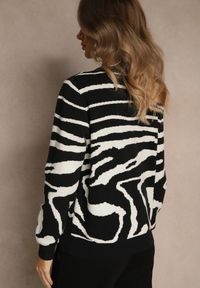 Renee - Czarny Klasyczny Sweter w Zebrę Unarella. Okazja: na co dzień. Kolor: czarny. Wzór: motyw zwierzęcy. Styl: klasyczny