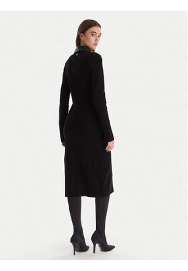 Patrizia Pepe Sukienka dzianinowa 2A2982 K215 Czarny Regular Fit. Kolor: czarny. Materiał: syntetyk