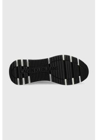 Calvin Klein Jeans sneakersy kolor czarny. Nosek buta: okrągły. Zapięcie: sznurówki. Kolor: czarny. Materiał: skóra, guma. Obcas: na platformie #3