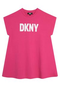 DKNY Sukienka codzienna D32866 D Różowy Regular Fit. Okazja: na co dzień. Kolor: różowy. Materiał: bawełna. Typ sukienki: proste. Styl: casual #1