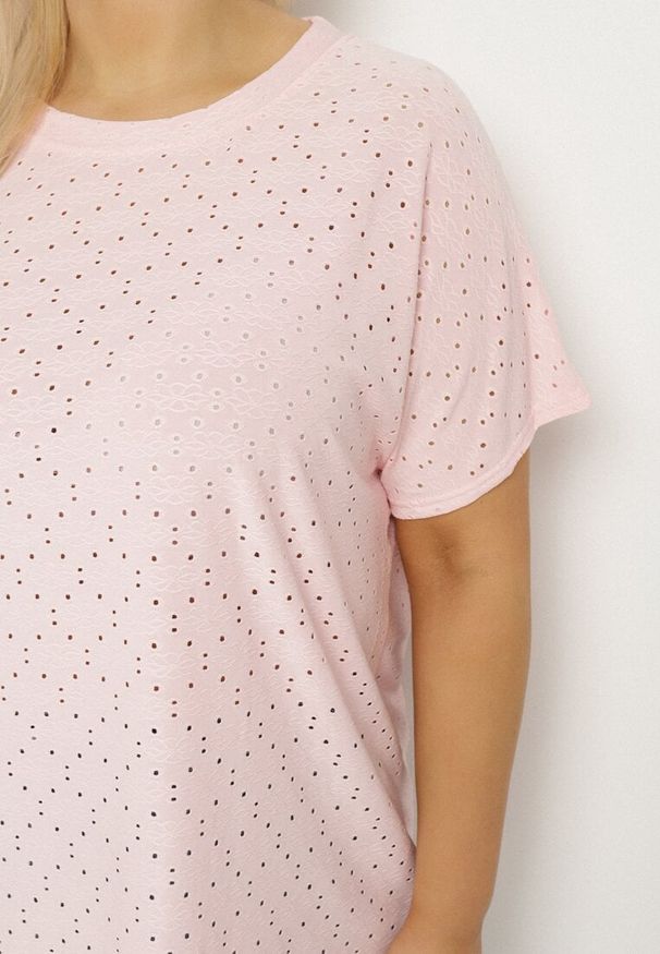 Born2be - Różowy T-shirt z Bawełną i Ażurowym Wzorem Puzira. Okazja: na co dzień. Kolor: różowy. Materiał: bawełna. Wzór: ażurowy. Styl: elegancki, klasyczny, casual