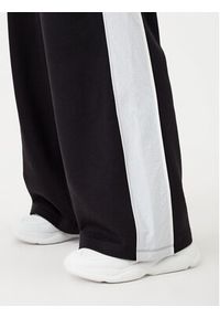 Hugo - HUGO Spodnie dresowe 50531179 Czarny Regular Fit. Kolor: czarny. Materiał: bawełna #2