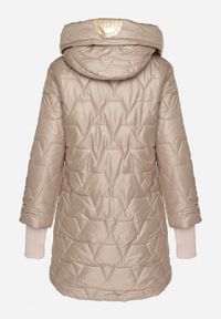 Born2be - Ciemnobeżowa Pikowana Kurtka z Kapturem i Rękawami ze Ściągaczami Melorisea. Okazja: na spacer. Typ kołnierza: kaptur. Kolor: beżowy. Materiał: jeans. Styl: elegancki