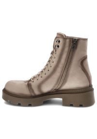 Beżowe Botki Nessi Modne Obuwie Damskie. Okazja: na co dzień. Kolor: beżowy. Materiał: materiał. Obcas: na obcasie. Styl: casual, elegancki. Wysokość obcasa: średni #6